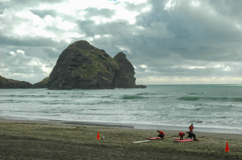 Piha Beach na Novém Zélandu