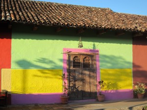 Typické zdobení domu - Granada, Nikaragua