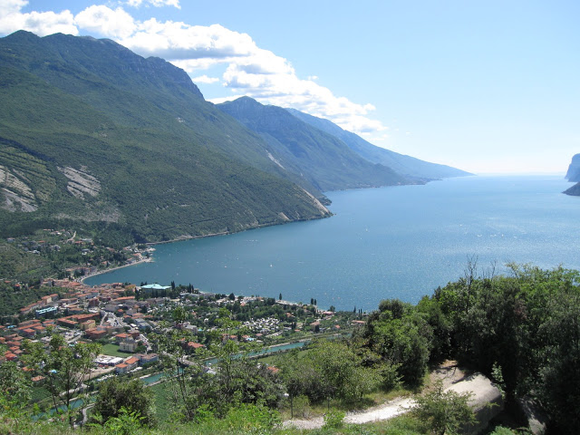 Pohled na Lago di Garda z pevnosti Sanť Alessandro