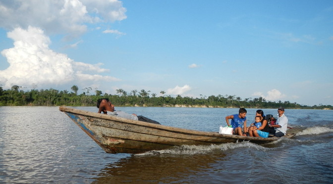 Plavba na lodi po řece Amazonas, Peru