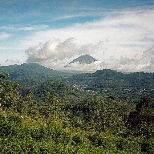 Gunung Inerie a Bajawa