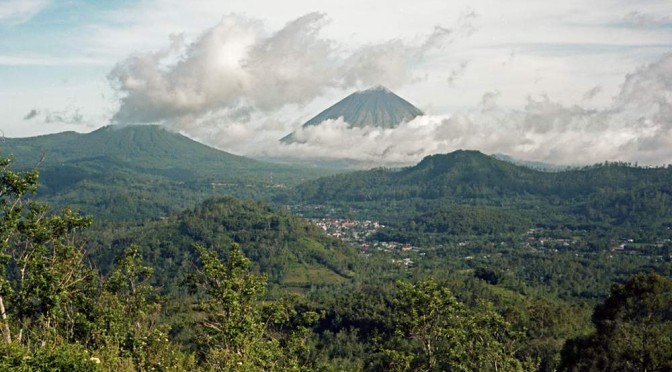 Gunung Inerie a Bajawa