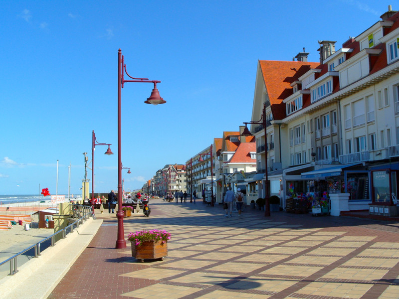 De Haan - promenáda na pobřeží