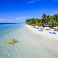 Pláž resortu Kurumba, Maledivy