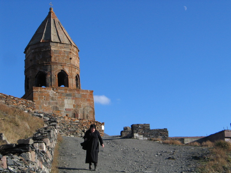 Kostel Tsminda Tsameba nad Kazbegi.