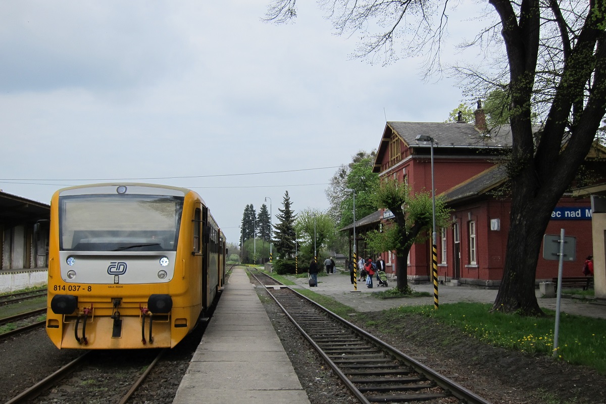 Vlakové nádraží, Hradec nad Moravicí