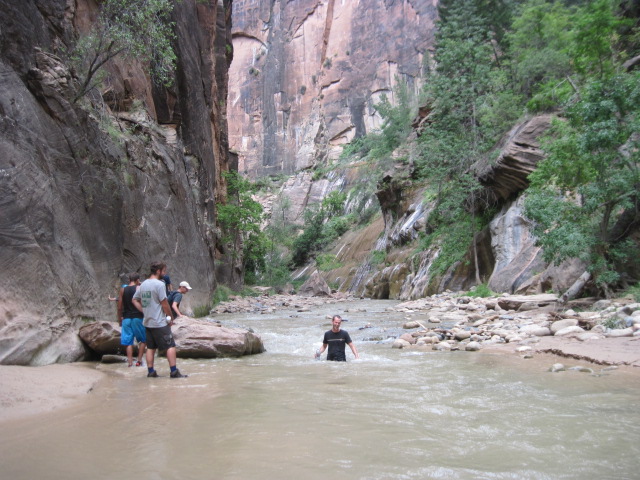 Zion, mokrá cesta, potok