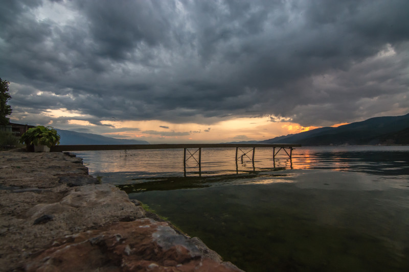 Kvalitně jsme se vyřádili i focením západu Slunce nad jezerem Ohrid, které hrálo opravdu všemi barvami.