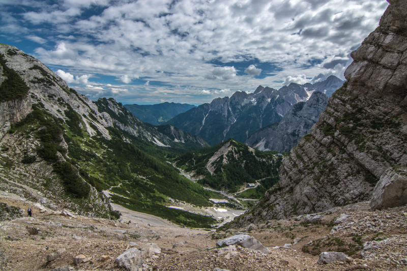 Výhled po pár set metrech výšlapu zpět směrem k parkovišti. Triglavský národní park, Slovinsko