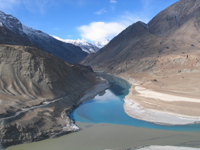 Soutok řek Indus a Zanskar.