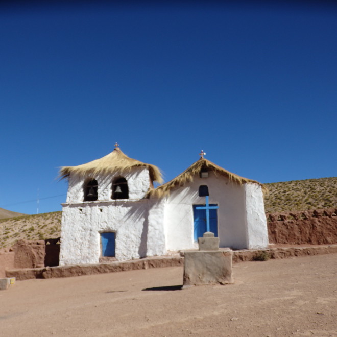 Zapomenutý kostelík uprostřed pouště