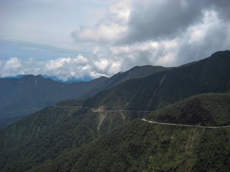 Sjezd nejnebezpečnější silnice světa Death Road – El Camino de la Muerte na kole, La Paz, Bolívie