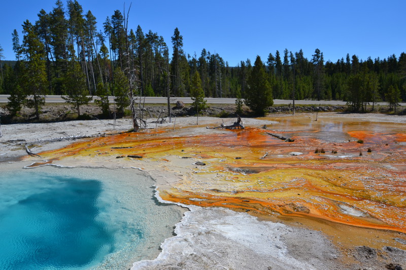 Hezký pramen v národním parku Yellowstone.