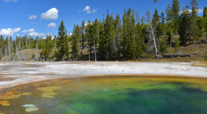 Bazén v Yellowstonském národním parku.