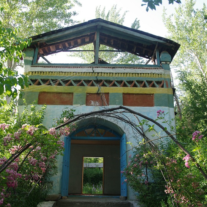 architektura v obci Arslanbob, Kyrgyzstán