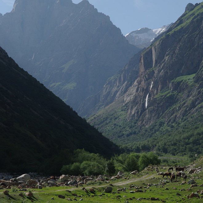 Kyrgyzstán, Kyrgyzský hřeben, hory