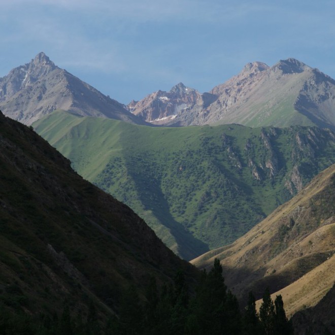 Kyrgyzstán, Kyrgyzský hřeben, hory