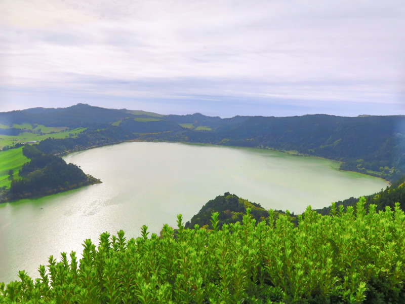 Krásný výhled na jezero, Azory.