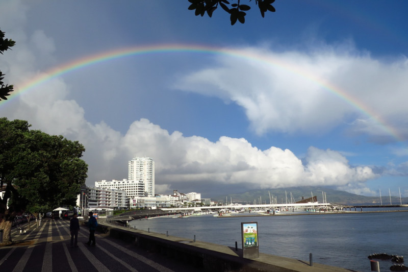 Ponta Delgada – hlavní město, Azory.