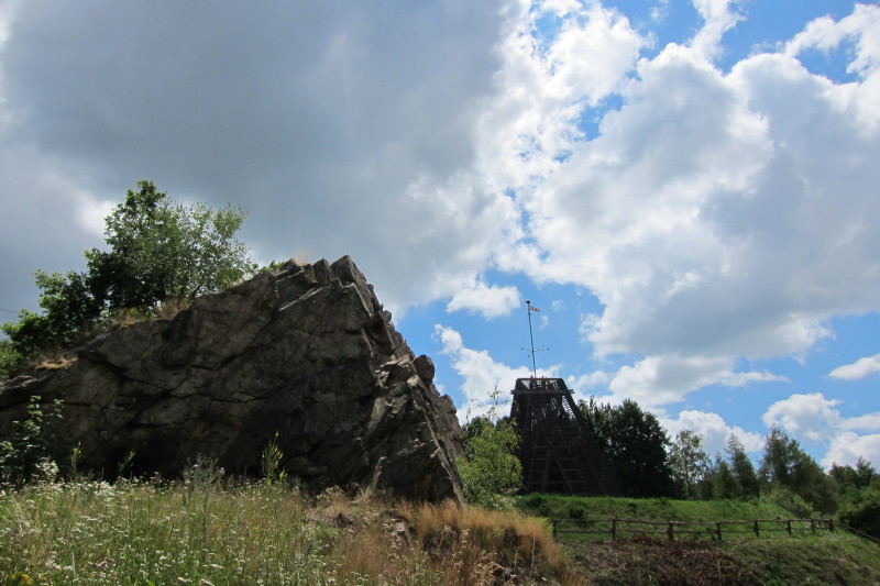 Čertova skalka a rozhledna Bára