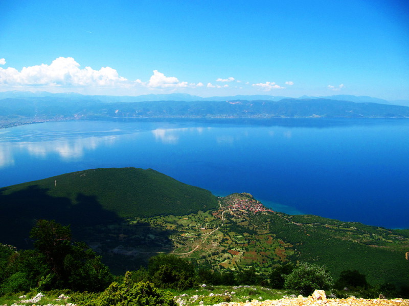 Pohled na Ohridské „moře“ z národního parku Galičica.