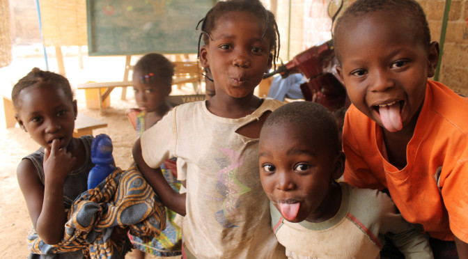 Děti ze slumu v Ouagadougou