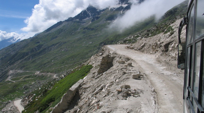 Leh – Manali – Dillí. Velká klasika, často o nervy.