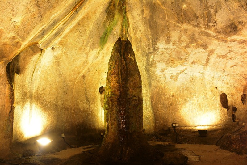 Batu Caves - Mahabharata Caves - ligham na konci cesty