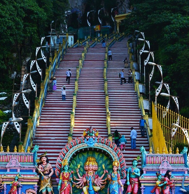 Batu Caves - hlavní schodiště, Kuala Lumpur, Malajsie