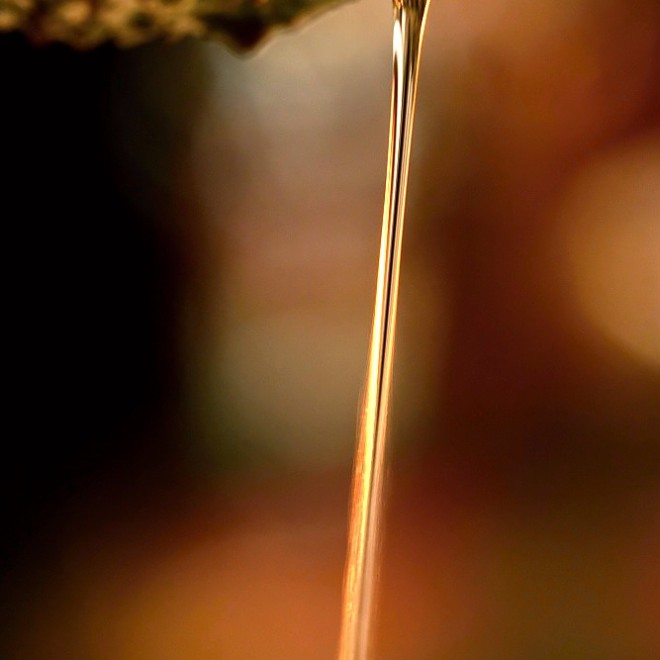 Batu Caves pramínek vody formující skálu