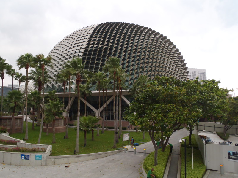 Divadlo Esplanade v Singapuru připomínající zapáchající ovoce durian