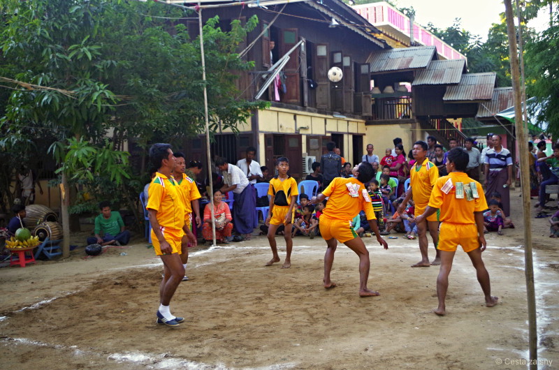 Myanmarský freestyle football.