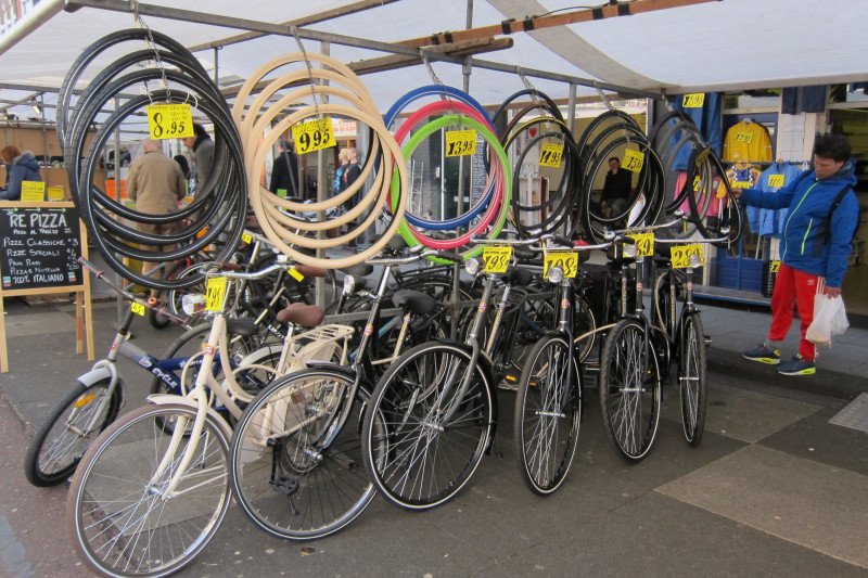 Cyklostánek na největším amsterdamském trhu - Albert Cuypmarkt 