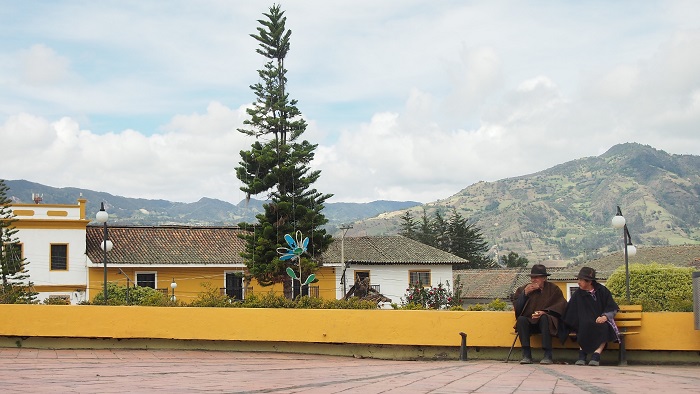 Kolorit malé vesnice, tradiční ruany se tady zdaleka nenosí kvůli turistům, ale kvůli zimě.