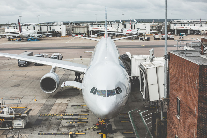 airplane-waiting-for-departure-in-the-airport-picjumbo-com