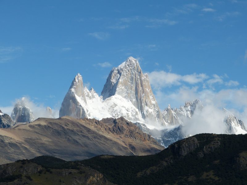 Mount FitzRoy, někdy nazývaná také jako Cerro Chaltén, je hora na hranici mezi Argentinou a Chile. Je nejvyšším vrcholem Patagonských And.