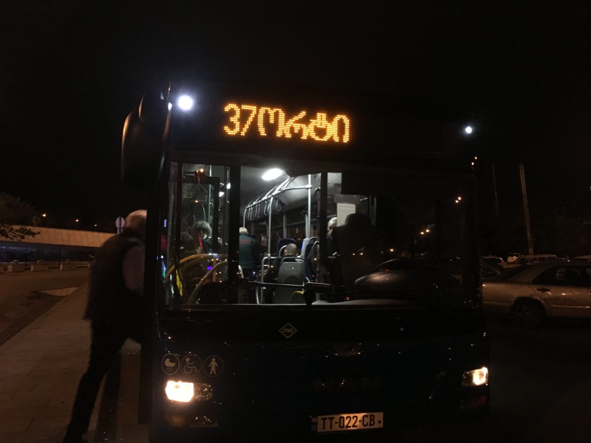 Autobus č. 37 vás doveze na letiště v Tbilisi