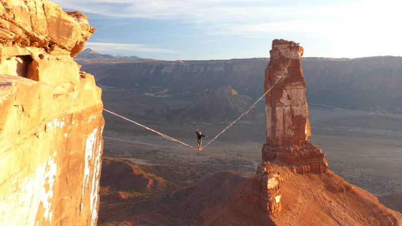 Anna Hanuš Kuchařová, nejlepší česká slacklinerka, na festivalu Kolem světa představí Yosemity a Utah z výšky