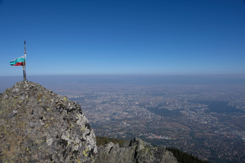 Výhled na Sofii z Kamen Del 