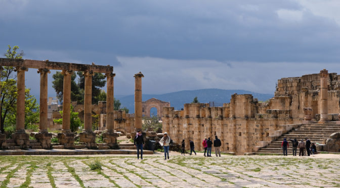 oval plaza jerash