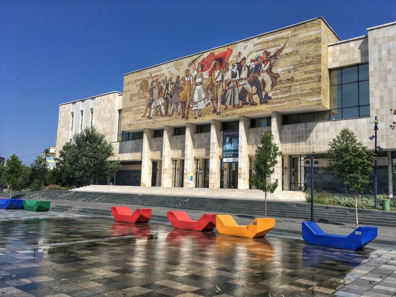 narodmi muzeum tirana